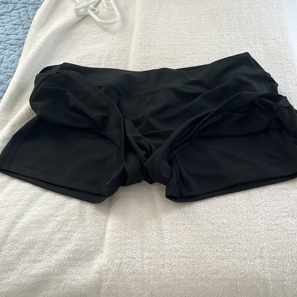 SIZE M NIKE DRI-FIT BLACK TENNIS 2in1 SHORTS. - Picture 3 of 3